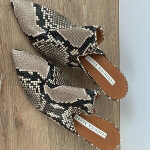 Python mule Veronica Beard